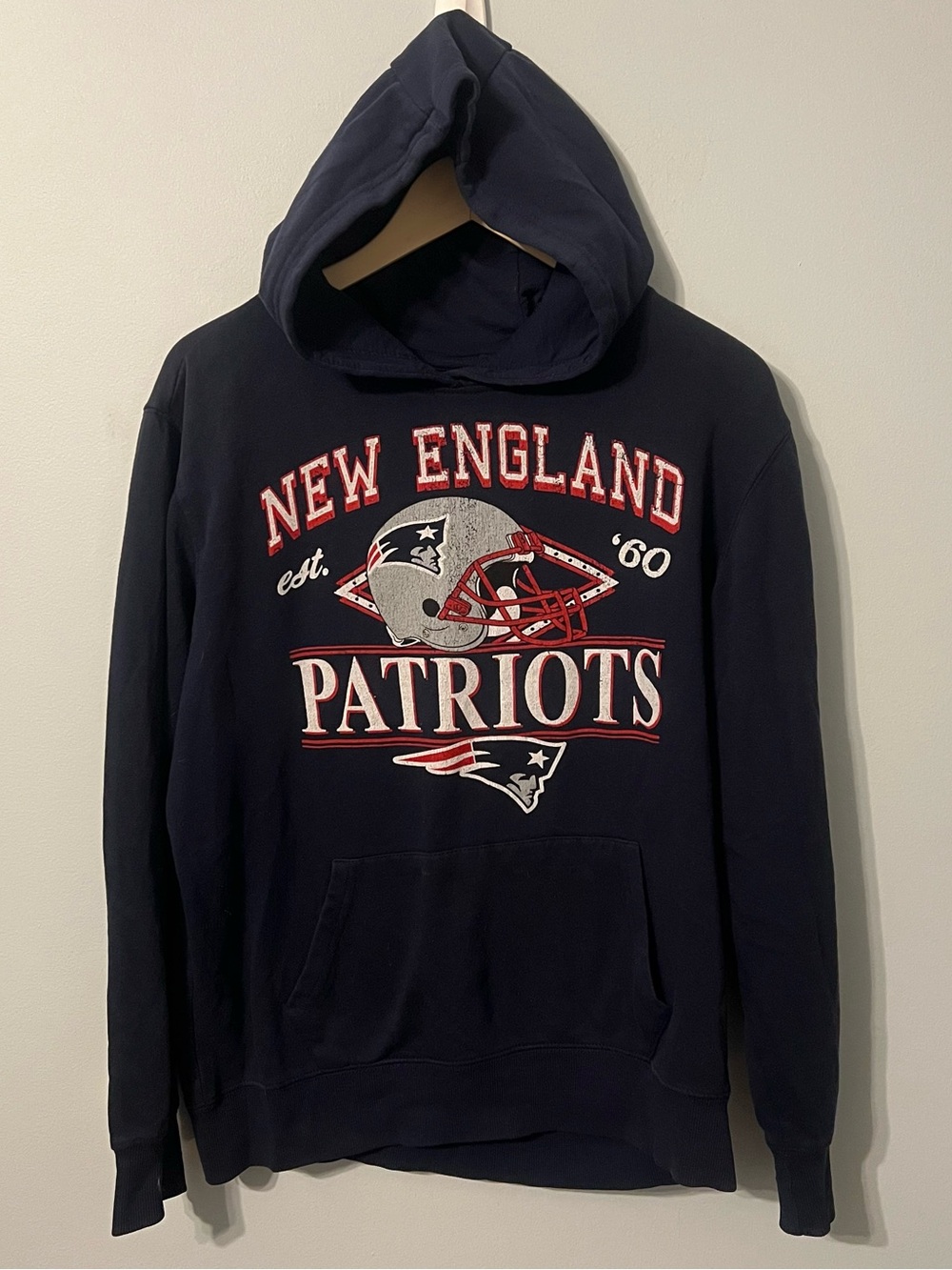 New England Patriots Hoodie Men’s M Navy Blue Red Sweatshirt NFL .. Back Hit